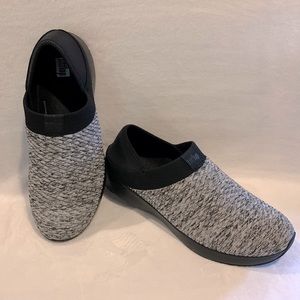FitFlop Artknit Sneaker ~ Size 9 ~ Black/White